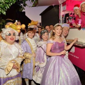 Newark pantomime cast offer cup of kindness to the Rosie May Foundation