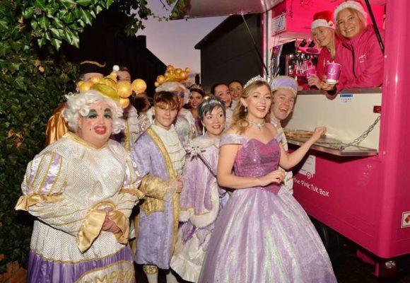 Newark pantomime cast offer cup of kindness to the Rosie May Foundation